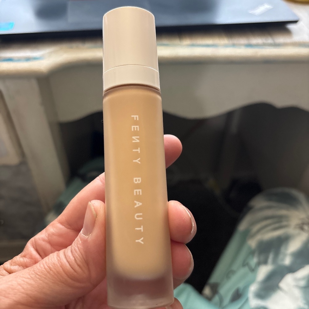 Fenty Pro Filt'r Soft Matte Longwear Foundation
